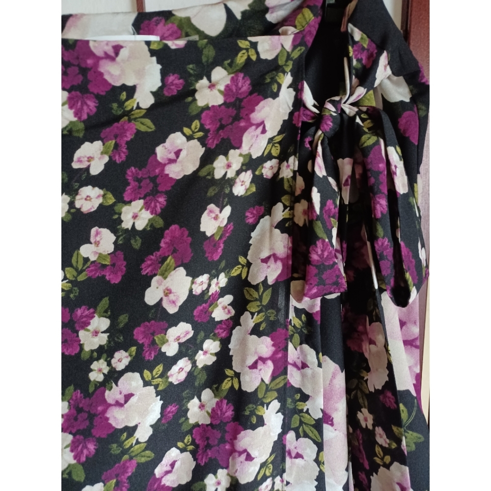 🥰HP🥰Calvin Klein Women's Black Plus Size Floral-Print Wrap Skirt - Picture 11 of 15